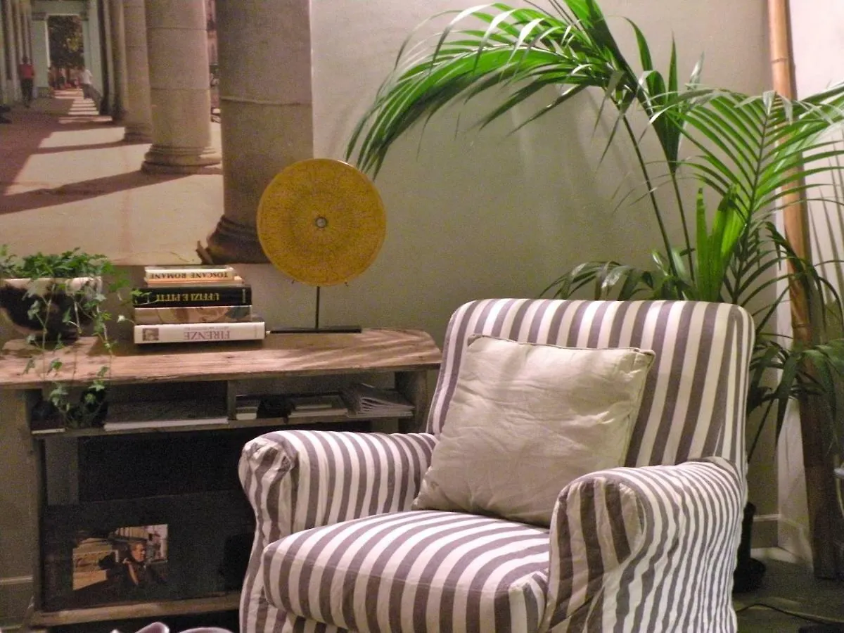 Oasis In The Heart Of Firenze 0*,